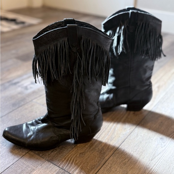 Vintage Black Fringe Leather Mid-Calf Women's Boots - Picture 6 of 13